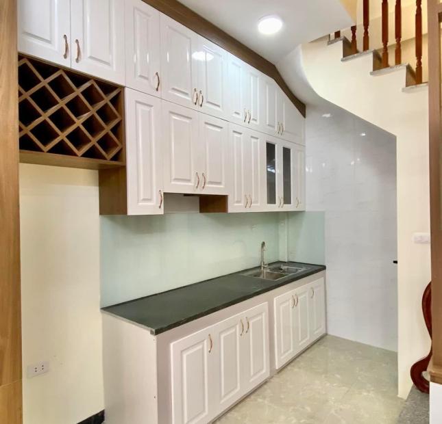 Bán nhà phân lô Hoàng Văn Thái, 35.5M2 x 6T x 4 TỶ 9, NHÀ MỚI - LÔ GÓC - Ở LUÔN