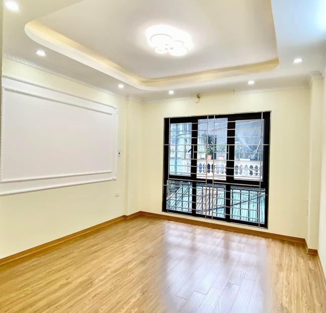 Bán nhà phân lô Hoàng Văn Thái, 35.5M2 x 6T x 4 TỶ 9, NHÀ MỚI - LÔ GÓC - Ở LUÔN