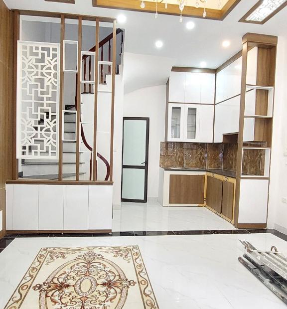 Cần bán nhà 32m2x5T tại Quang Tiến-Nam Từ Liêm, gần Vinhome Đại Mỗ, cách Mỹ Đình 2km. LH 0984672007