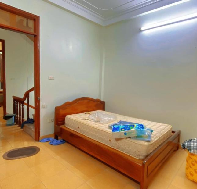Bán nhà Khúc Thừa Dụ, Cầu Giấy; Gần mặt phố; An sinh đỉnh cao; Nhà đẹp ở ngay; 40m2 x 4 tầng 
