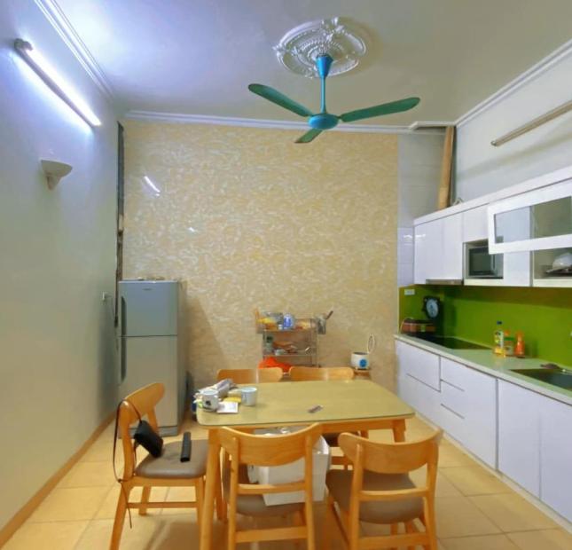 Bán nhà Khúc Thừa Dụ, Cầu Giấy; Gần mặt phố; An sinh đỉnh cao; Nhà đẹp ở ngay; 40m2 x 4 tầng 