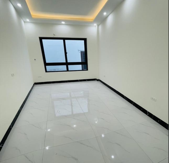 Bán nhà tại trường Cao Đẳng XD số 1 Trung Văn Nam Từ Liêm DT 40m2 ô tô đỗ cách nhà 10m. Giá 3,15 tỷ