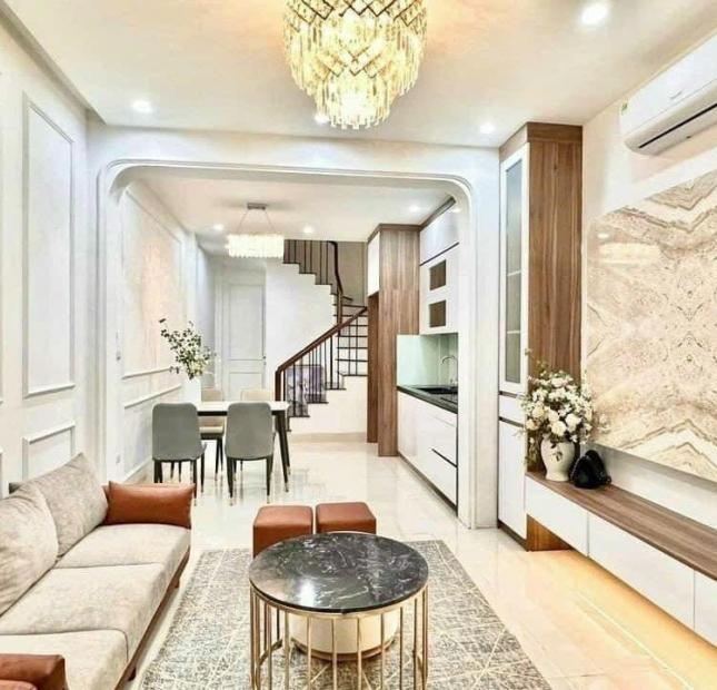 Nhà mới đẹp ở luôn Khương Trung, cách ô tô 20m : 38Mx5T - MT 4M - 4.38 tỷ.