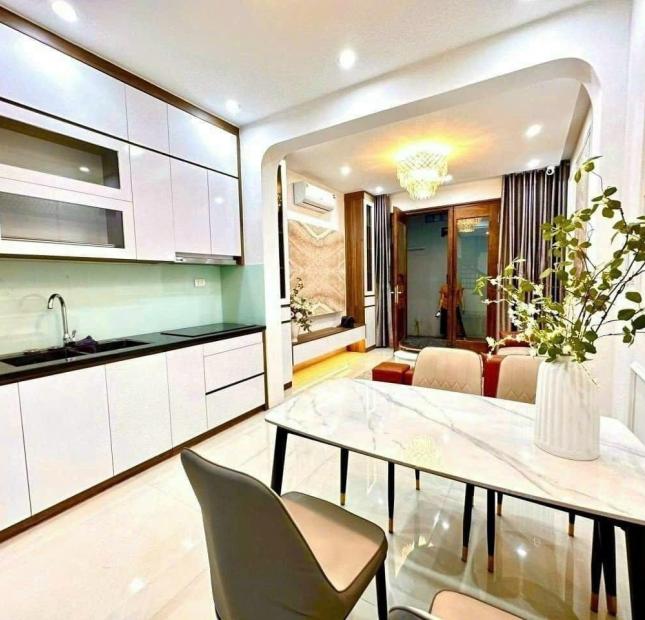 Nhà mới đẹp ở luôn Khương Trung, cách ô tô 20m : 38Mx5T - MT 4M - 4.38 tỷ.