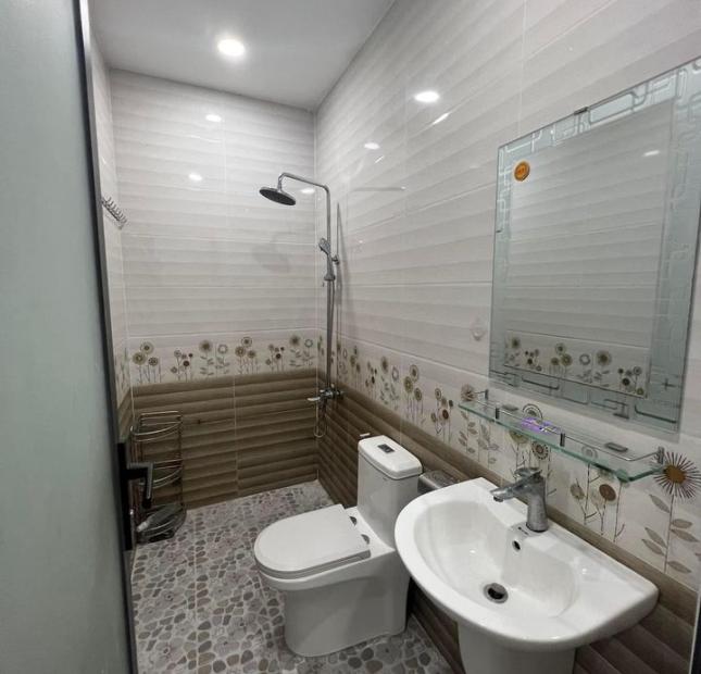 CẦN BÁN GẤP - HXH THÔNG - 3 TẤM BTCT - 4x12M - NHÀ MỚI ĐẸP Ở NGAY - CHƯA TỚI 5 TỶ