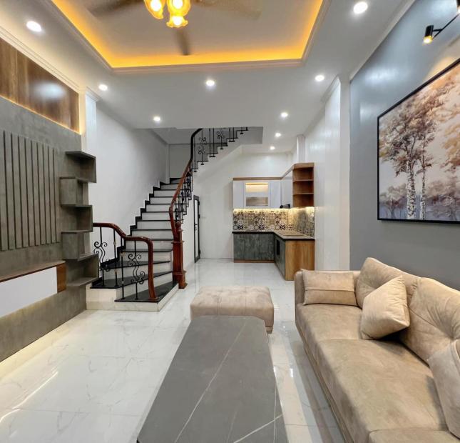 NGÕ ĐẸP THOÁNG SÁNG - VUÔNG ĐÉT NÉT CĂNG, ĐẸP MỚI LUNG LINH - SÁT PHỐ - FULL NỘI THẤT TẶNG LẠI