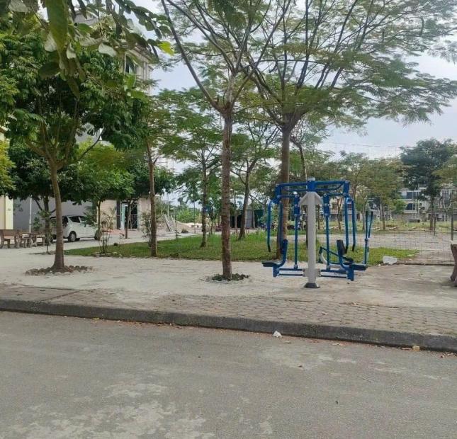Bán gấp lô 22.83 rẻ nhất khu Vạn Lộc chỉ 2,4 tỷ