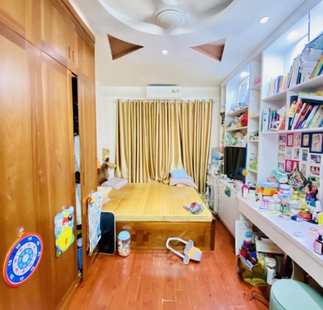 BÁN GẤP NHÀ GIÁP NHẤT THANH XUÂN-DIỆN TÍCH 33M-6 TẦNG NHỈNH 4,5 TỶ.