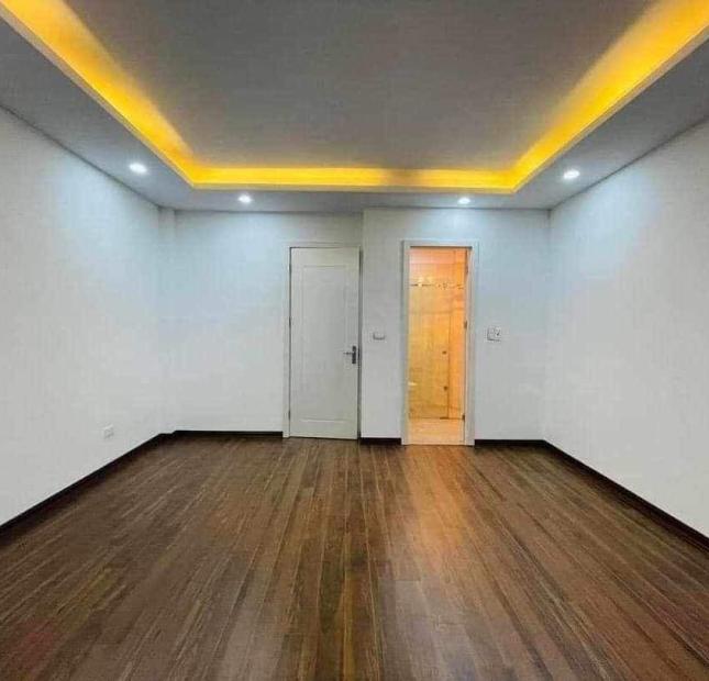 Vũ Trọng Phụng 30m2 5 tầng, mặt tiền 4.5m, giảm chào 200tr còn 4.6 tỷ 