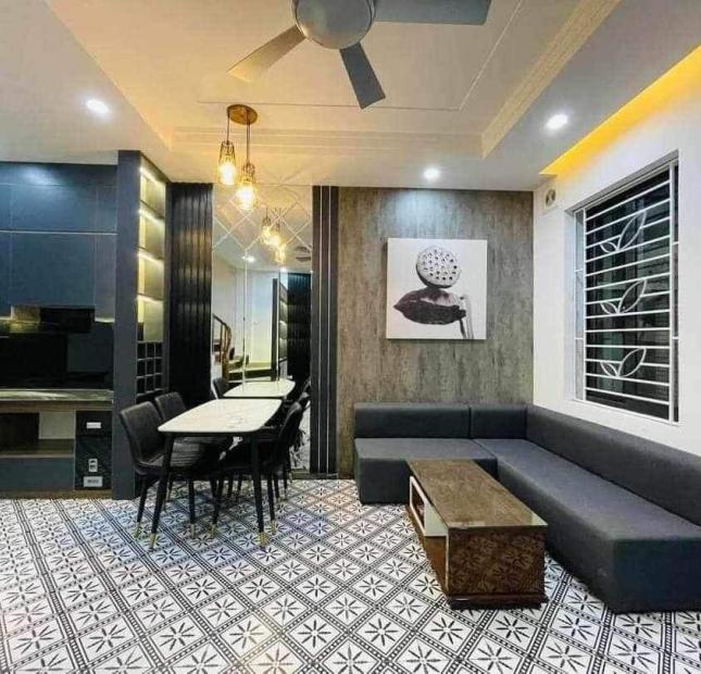 Vũ Trọng Phụng 30m2 5 tầng, mặt tiền 4.5m, giảm chào 200tr còn 4.6 tỷ 