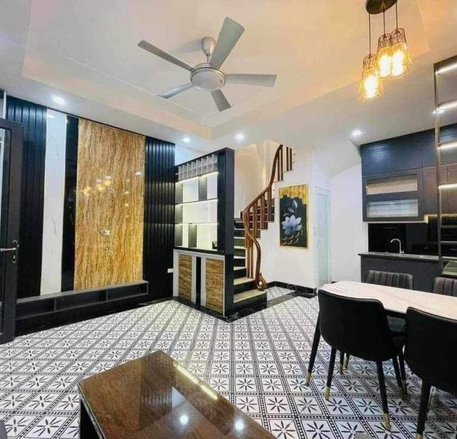 Vũ Trọng Phụng 30m2 5 tầng, mặt tiền 4.5m, giảm chào 200tr còn 4.6 tỷ 