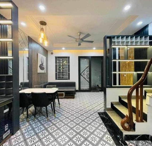Vũ Trọng Phụng 30m2 5 tầng, mặt tiền 4.5m, giảm chào 200tr còn 4.6 tỷ 