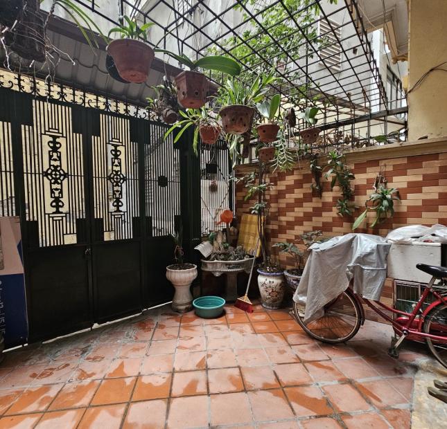 Bán nhà mặt ngõ đường Láng Đống Đa 65m 4 tầng mặt tiền 4.5m ngõ thông gần phố ở ngay nhỉnh 7 tỷ lh
