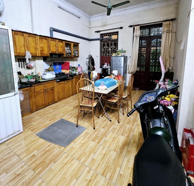 Bán nhà mặt ngõ đường Láng Đống Đa 65m 4 tầng mặt tiền 4.5m ngõ thông gần phố ở ngay nhỉnh 7 tỷ lh