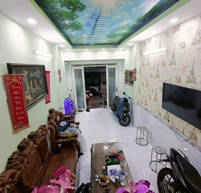 Bán nhà gần chợ Bình Long , dt 3 x 15