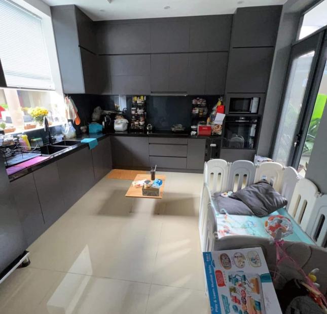 Nhà đẹp gần Nguyễn Thị Định, 85m2 , 5 PN , 5 WC, đường ô tô thông , đang cho thuê