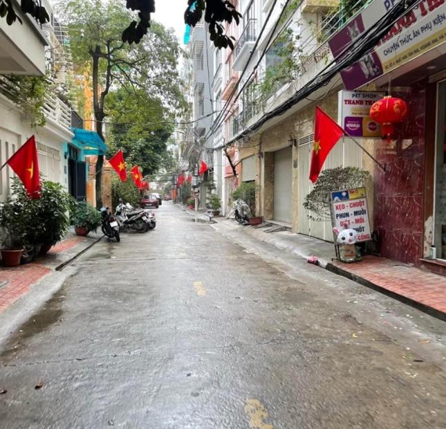Nhà phân lô, ô tô tránh cực hiếm: Trường Chinh - Giải Phóng