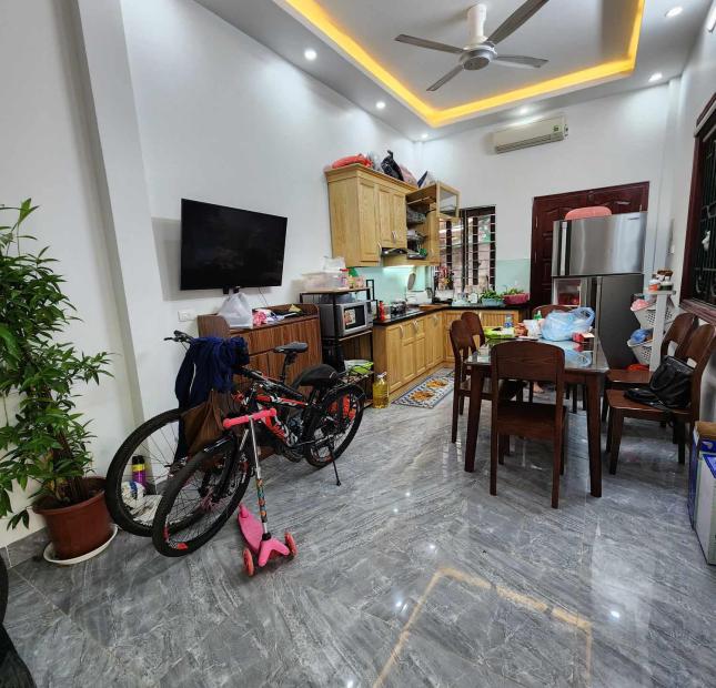 LƯƠNG ĐỊNH CỦA- LÔ GÓC - Ô TÔ - KINH DOANH ĐỈNH 