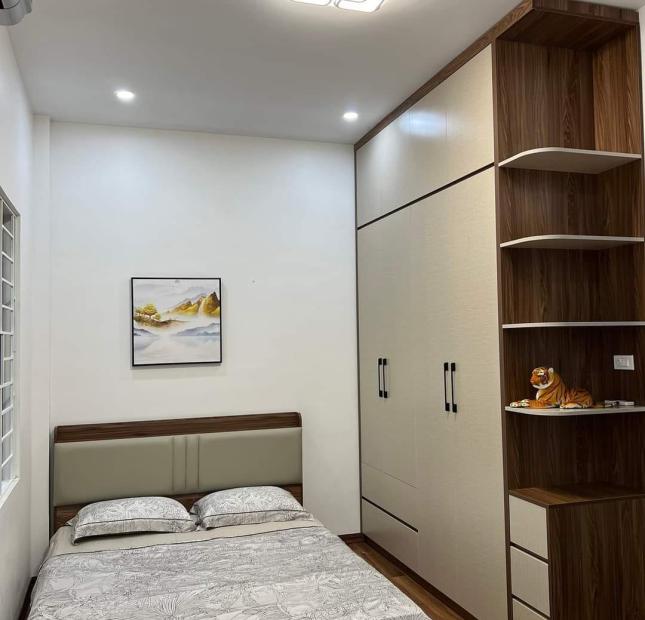  Quá hiếm, Bán nhà Minh Khai Ô TÔ tránh đỗ ngày đêm, 35m2x4 tầng, Lô Góc chỉ 6 tỷ.