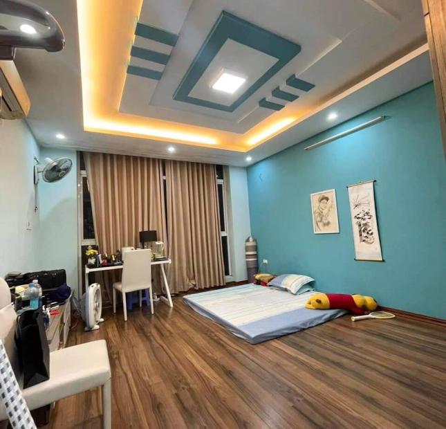hủ cần bán GẤP nhà MINH KHAI 72m2, 2 ngủ khép kín sang trọng, Ô TÔ ĐỖ NGAY TRƯỚC CỬA