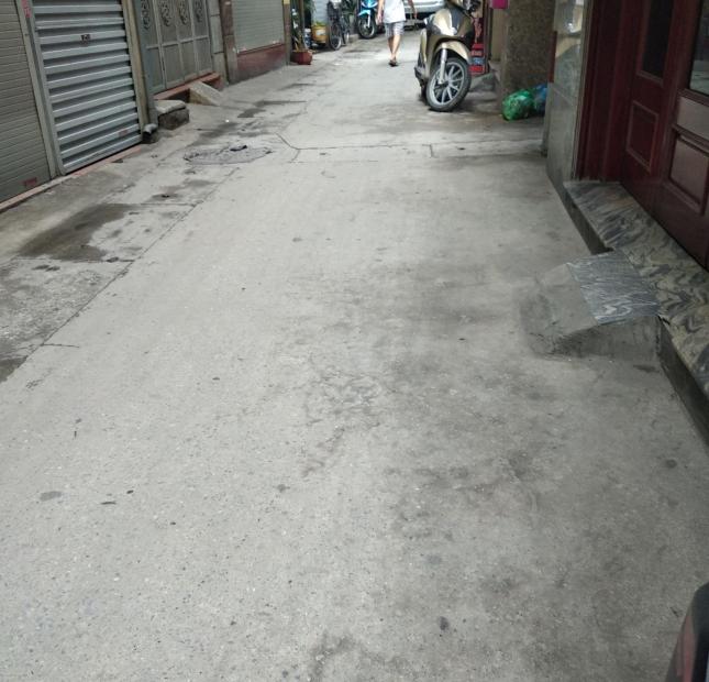 hủ cần bán GẤP nhà MINH KHAI 72m2, 2 ngủ khép kín sang trọng, Ô TÔ ĐỖ NGAY TRƯỚC CỬA