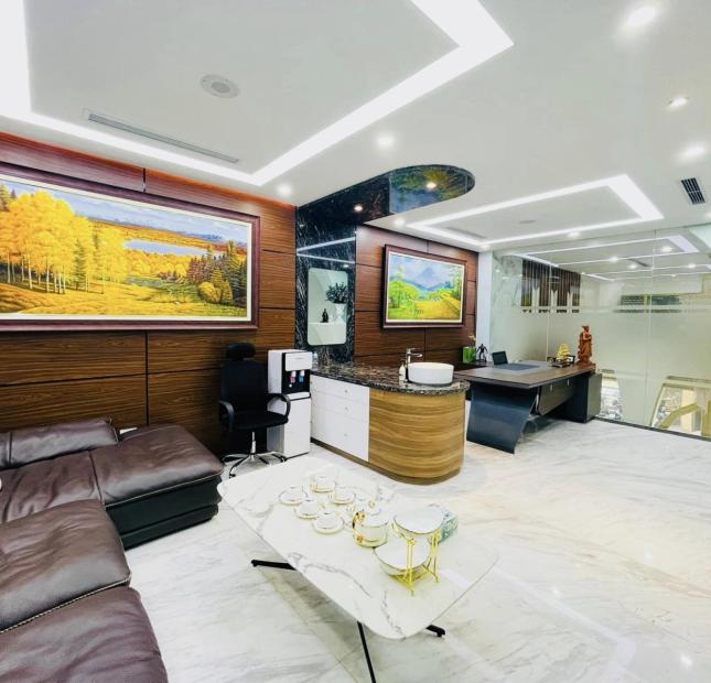 ⭐Tòa Văn Phòng- Mặt ngõ 131 Thái Hà 133m2/ 8Tầng/ MT 6m chỉ 50 Tỷ-Cách Phố 15m⭐