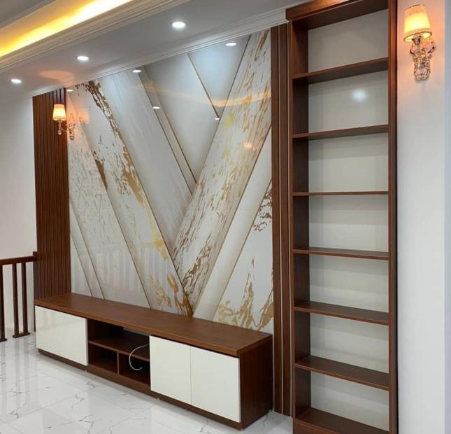 Hiếm Có, Nhà Ngõ 266 Nguyễn Văn Cừ, Hoàng Như Tiếp, 33m2, 5 Tầng, Ô Tô, Giá 4 Tỷ