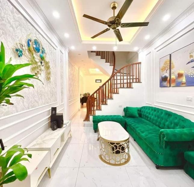 NHÀ ĐẸP  4 TẦNG 5 NGỦ DT:36M2  GIÁ:4.65 TỶ PHỐ TRẦN BÌNH QUẬN CẦU GIẤY
