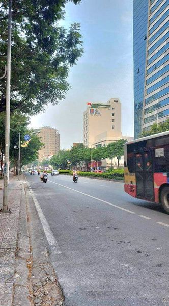 10M RA MẶT PHỐ - Ô TÔ VÀO NHÀ - CHỦ XÂY TÂM HUYẾT CỰC ĐẸP, Ở LUÔN, AN SINH CỰC ĐỈNH 