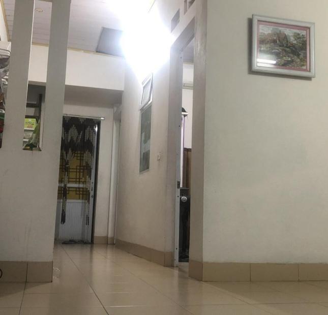 Bán nhà cấp 4 sạch sẽ, thoáng mát, ô tô vào tận đất. 50m2 Giá 1,x tỷ. Lh 0362554684