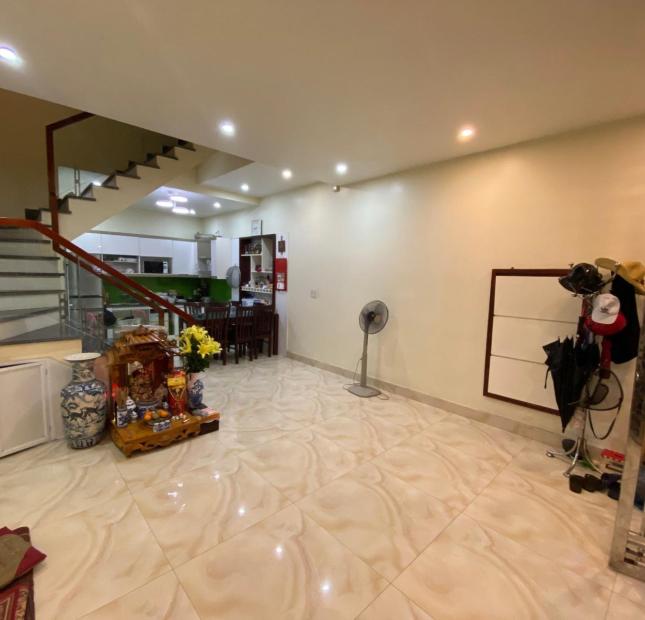 Cho Thuê nhà mặt đường Hạ Lý , Hồng Bàng , Hải Phòng . Phù hợp ở , làm Văn Phòng , kinh doanh Spa ...