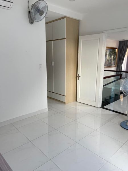 Bán biệt thự trung tâm Q7 chỉ 1km sang Q1 giá chỉ 20,4 tỷ