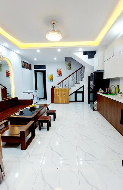 Độc nhất 1 căn nhà MP Hàng Bè, HK giá 93 tỷ, 102m2x4T, mới đẹp, KD lớn 