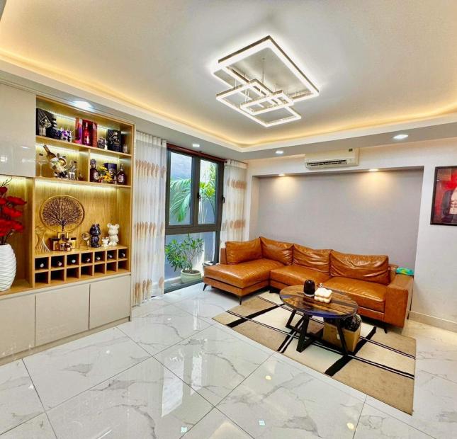 Bán gấp VTKD 8m Thoại Ngọc Hầu quận Tân Phú 5 x 15 -5T BTCT - 11 tỷ TL