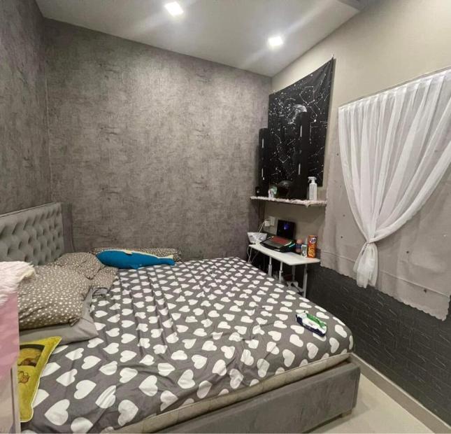 CHỈNH CHỦ BÁN NHÀ GẦN VINCOM NAM LONG , NGANG 4M , 5.95 TỶ