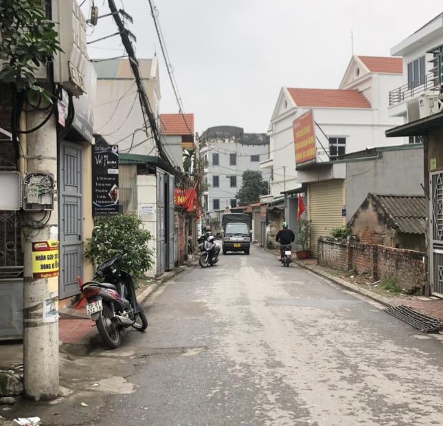 Bán đất Cự Khối, ô tô tránh, KD, 260 m2, MT 7,5 m, chỉ 58 tr/m2.
