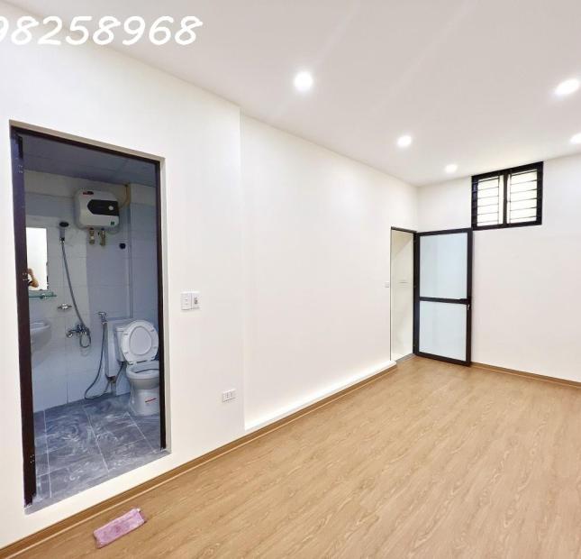 BÁN NHÀ TÔN ĐỨC THẮNG, 30m2x 4T, MT4.6m, Ô TÔ ĐỖ CỔNG, LÔ GÓC, KINH DOANH, CHỈ NHỈNH 2 TỶ