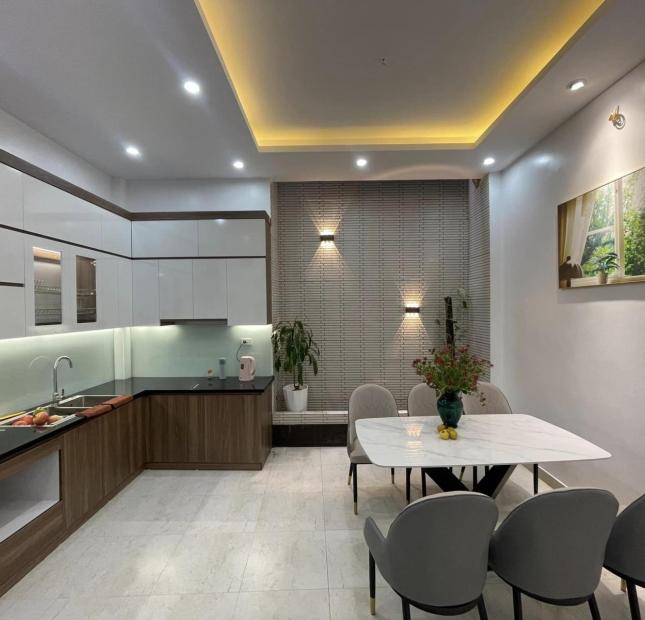 Bán nhà 514 Thuỵ Khuê 46m x 5 tầng, mt: 4m, gần Hồ Tây, gần ô tô, siêu thoáng, giá hợp lý