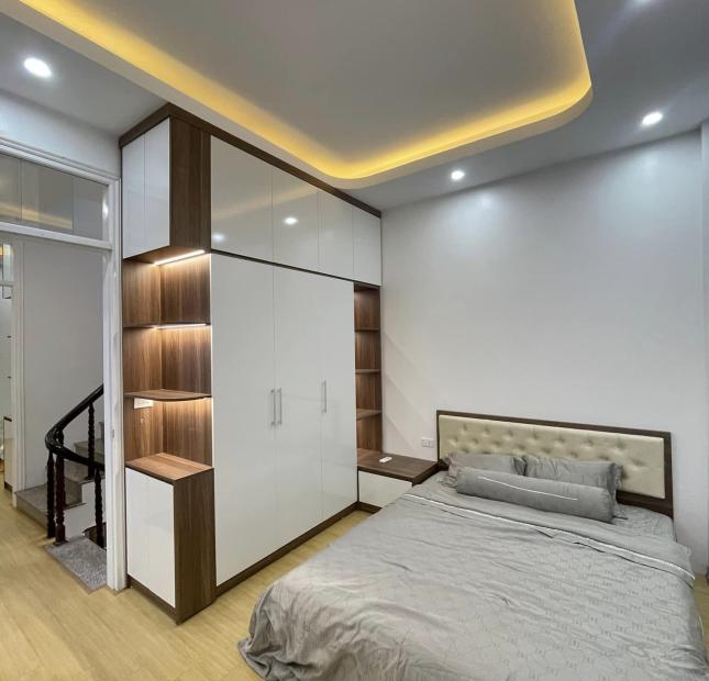 Bán nhà 514 Thuỵ Khuê 46m x 5 tầng, mt: 4m, gần Hồ Tây, gần ô tô, siêu thoáng, giá hợp lý