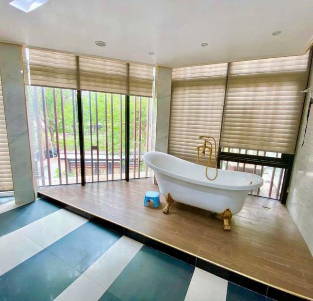 BIỆT THỰ SÂN VƯỜN KHU ĐTM DỊCH VỌNG - VỊ TRÍ SIÊU VIP - TẶNG FULL NỘI THẤT NHẬP KHẨU CAO CẤP.