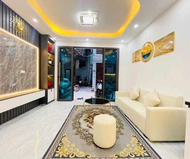 GIA ĐÌNH BÁN NHÀ 5 TẦNG PHỐ YÊN HÒA QUẬN CẦU GIẤY GIÁ:3.35 TỶ 3 P NGỦ MT: 4M + FULL NỘI THẤT SANG