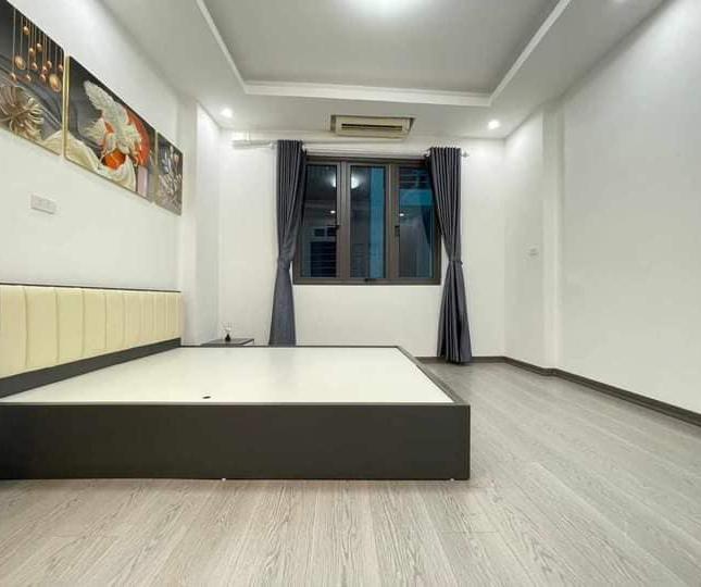 GIA ĐÌNH BÁN NHÀ 5 TẦNG PHỐ YÊN HÒA QUẬN CẦU GIẤY GIÁ:3.35 TỶ 3 P NGỦ MT: 4M + FULL NỘI THẤT SANG