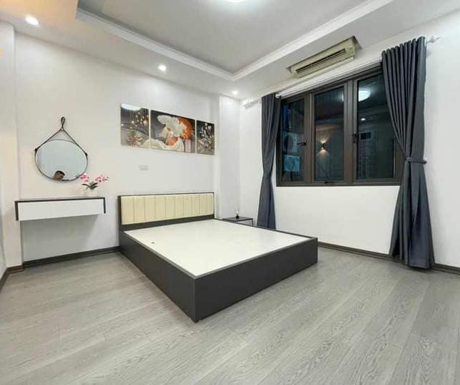 GIA ĐÌNH BÁN NHÀ 5 TẦNG PHỐ YÊN HÒA QUẬN CẦU GIẤY GIÁ:3.35 TỶ 3 P NGỦ MT: 4M + FULL NỘI THẤT SANG