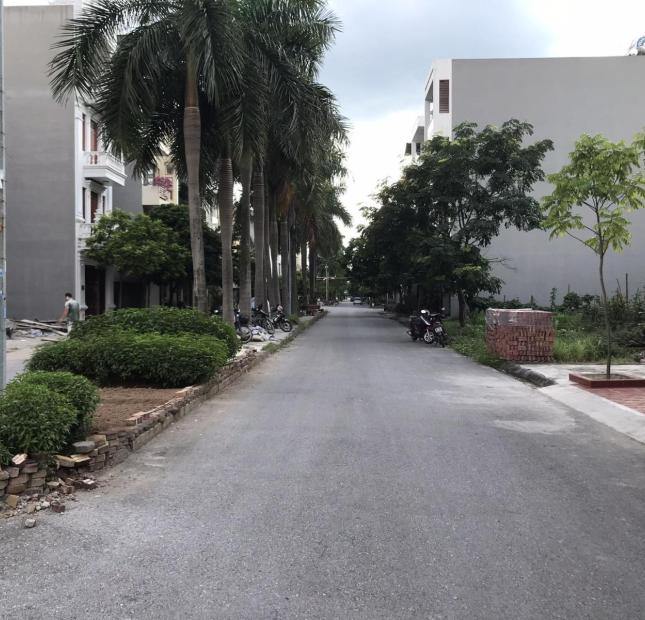 Bán gấp lô đất MT phố Phùng Chí Kiên chỉ 3,6 tỷ