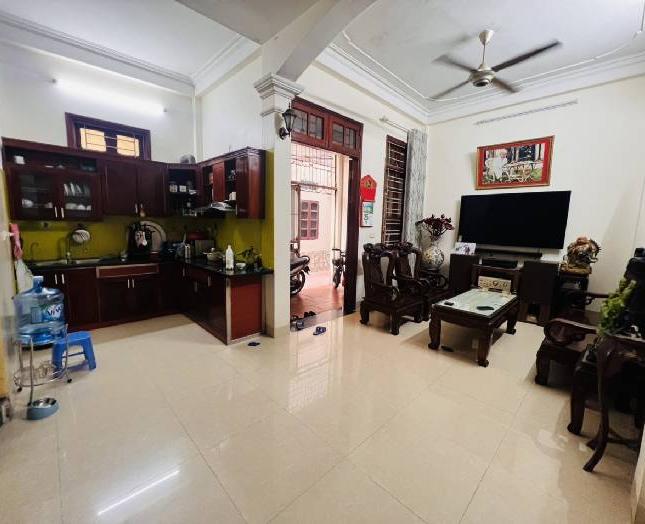 Bán nhà phố Mễ Trì Thượng, 30m², MT3M, dân xây chắc chắn, ô tô đỗ,ở ngay