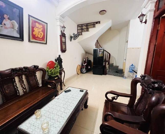 Bán nhà phố Mễ Trì Thượng, 30m², MT3M, dân xây chắc chắn, ô tô đỗ,ở ngay