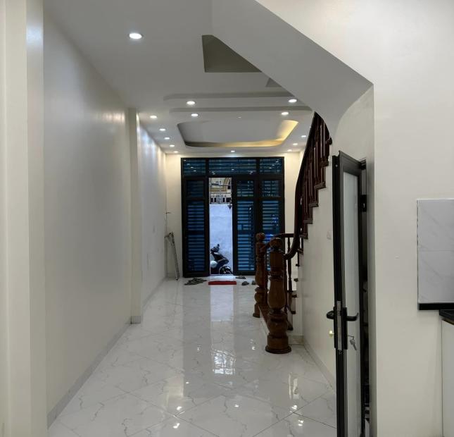 Bán nhà trung tâm Cầu Giấy, nhà mới xây, ngõ nông thông, 2 mặt thoáng