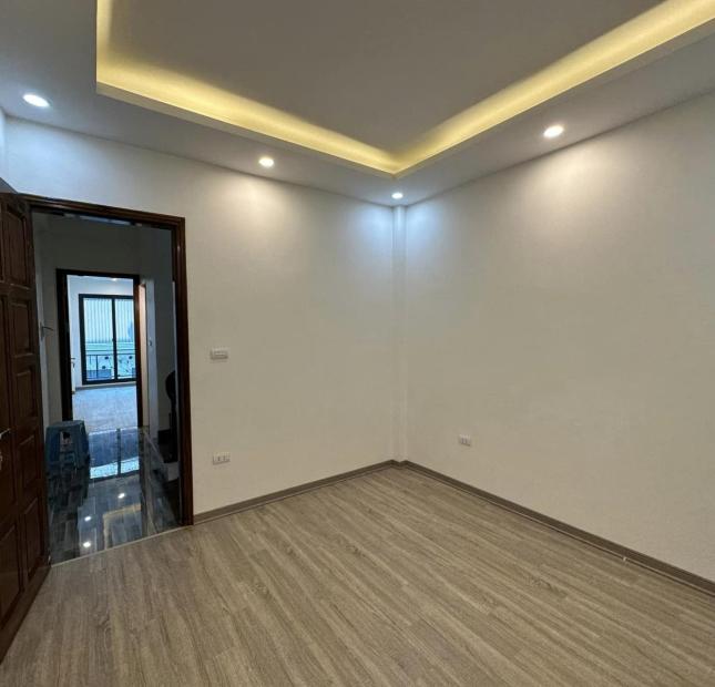 Bán nhà trung tâm Cầu Giấy, nhà mới xây, ngõ nông thông, 2 mặt thoáng