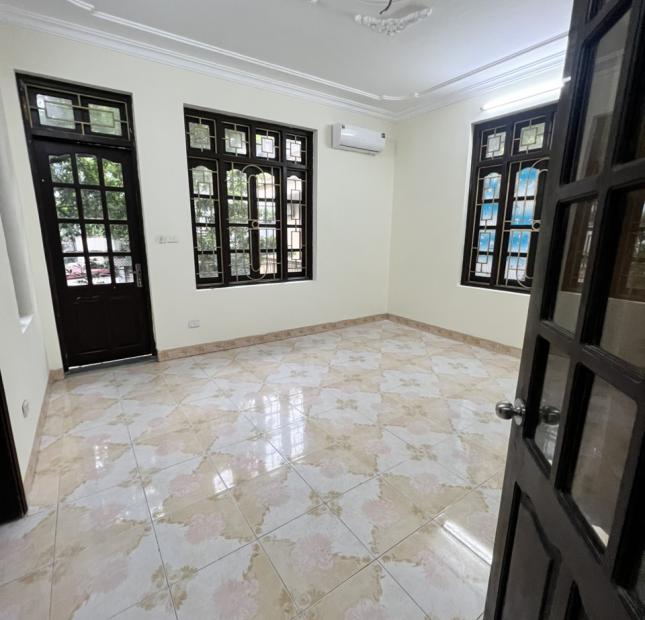CHO THUÊ NHÀ NGÕ QUAN NHÂN 250m2 x 3T