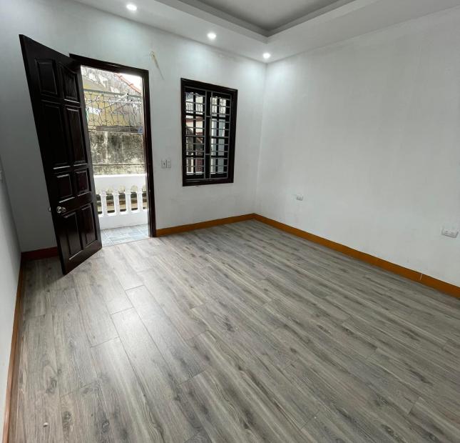 BÁN NHÀ 4 TẦNG 43M2 NỞ HẬU GẦN ÔTÔ, NGÕ PHÂN LÔ THÔNG GẦN PHỐ VƯƠNG THỪA VŨ, CHỈ HƠN 5 TỶ.
